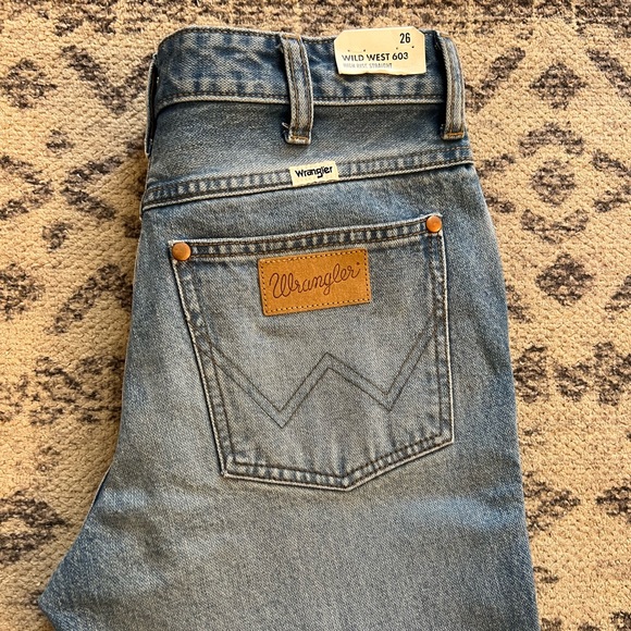 Wrangler Women's Size 26 X 28 Wild West 603 High Rise Straight Denim Jeans - Picture 9 of 12